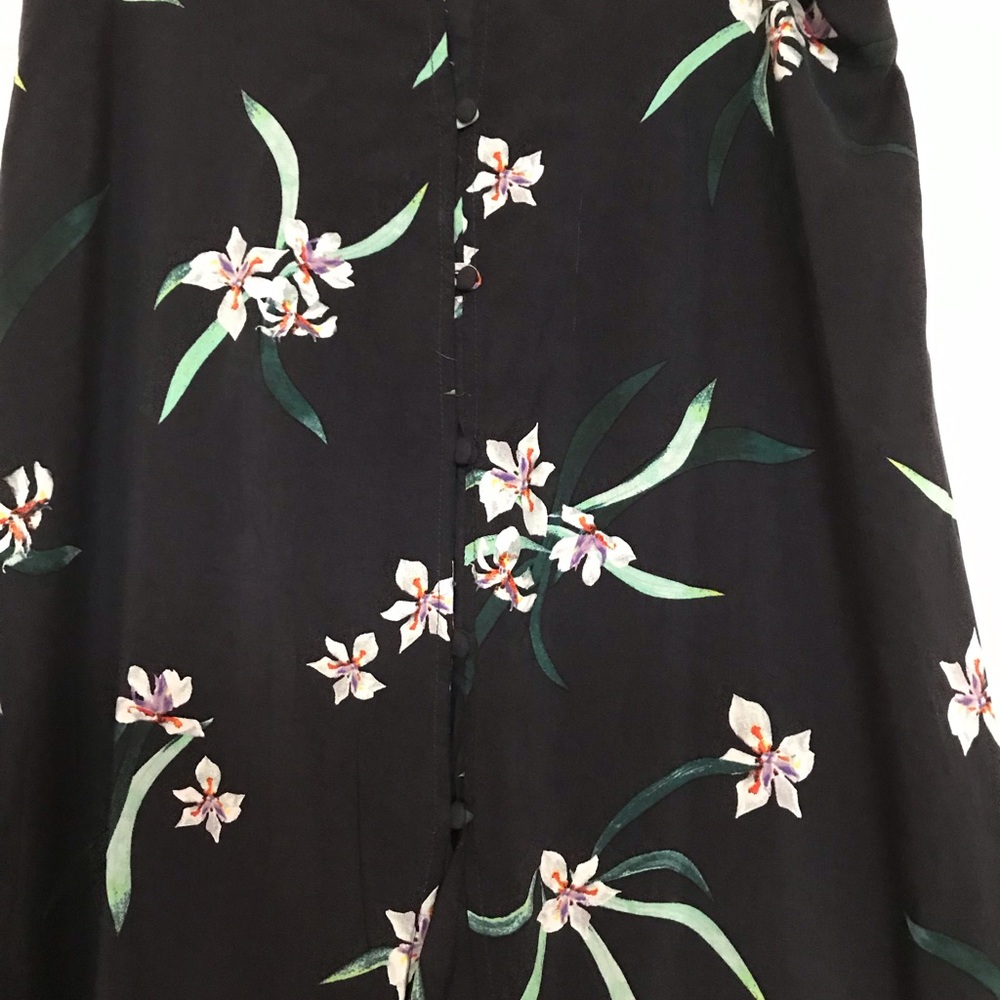 High low skirt. Navy and floral. XL. - Picture 2 of 6